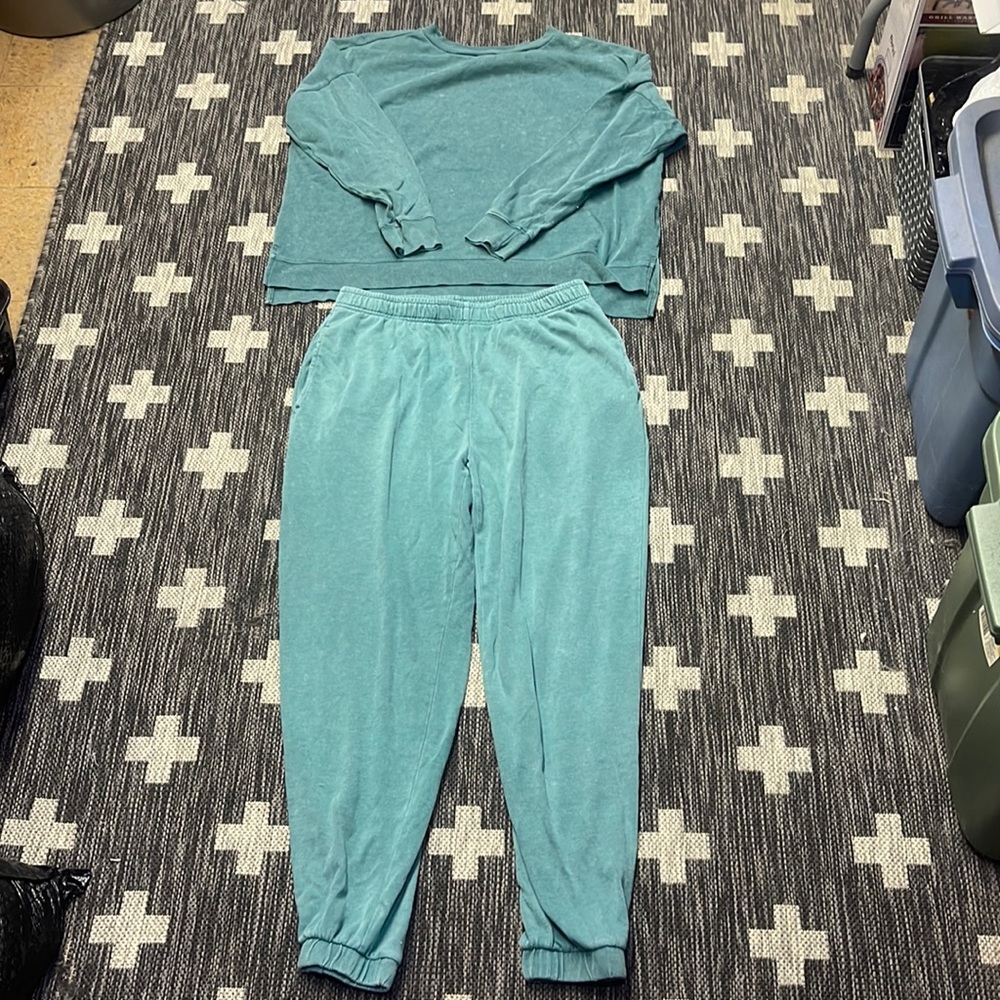 Colsie Medium Sweatsuit